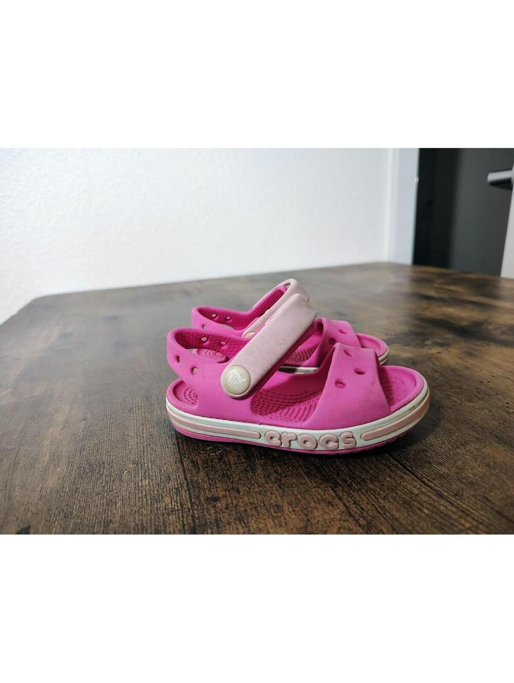 Crocs Pink Sandals girls sz C 4 Crocs Kids' Bayaband Sandals in a two-tone pink